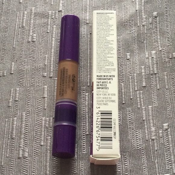 COVERGIRL Simply Ageless Instant Fix - Picture 2 of 5